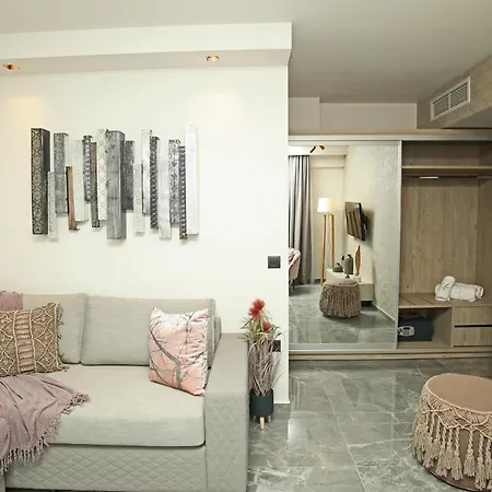 Athinais Luxury Otel *