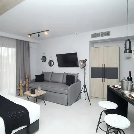 Athinais Luxury Hotel *