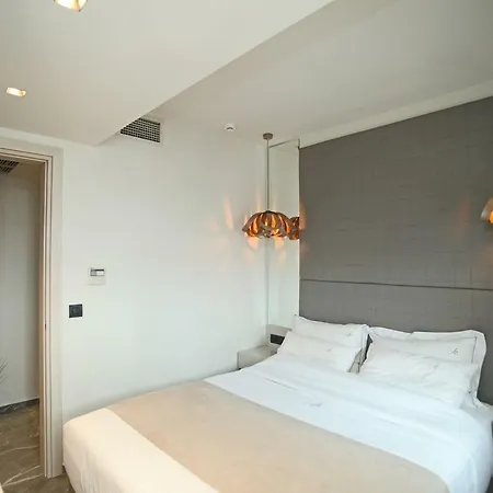 Athinais Luxury