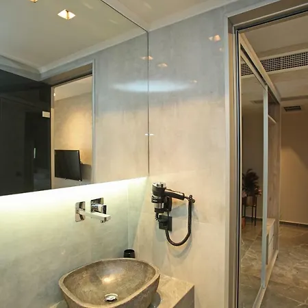Athinais Luxury