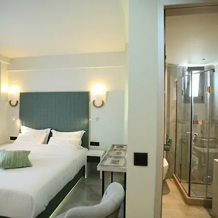 Athinais Luxury Hotel *