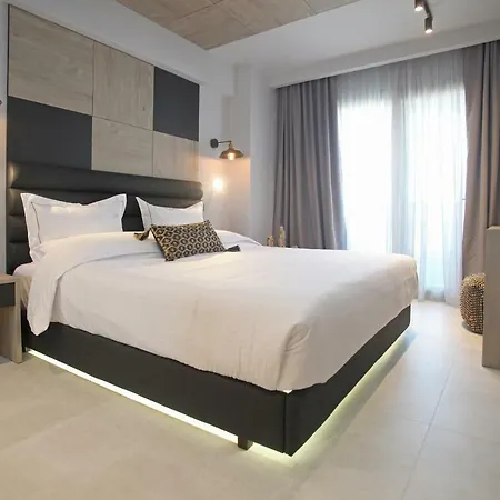 Athinais Luxury Otel *