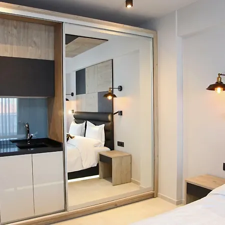 Athinais Luxury Otel