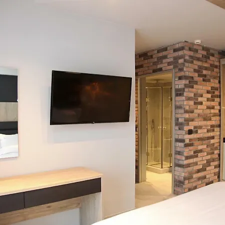 Athinais Luxury Otel