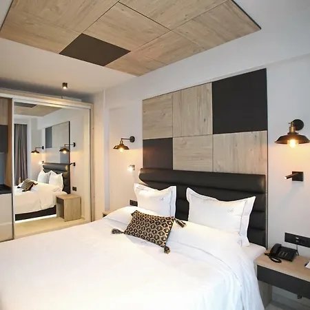 Athinais Luxury Otel *