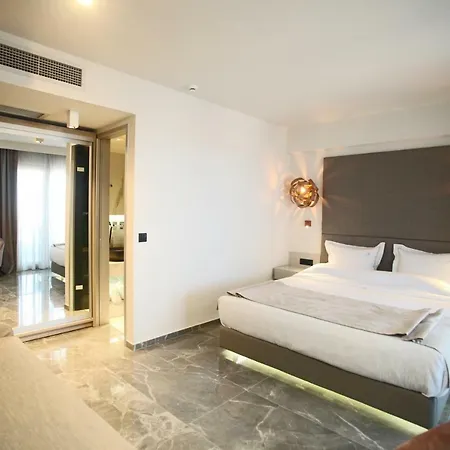 Athinais Luxury Otel