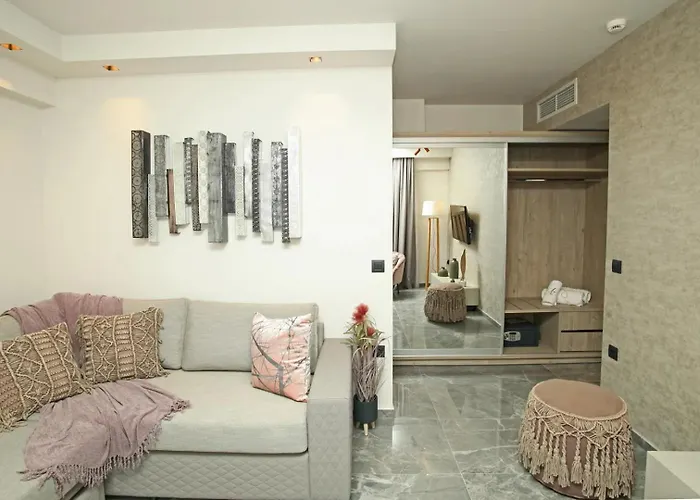 Athinais Luxury *
