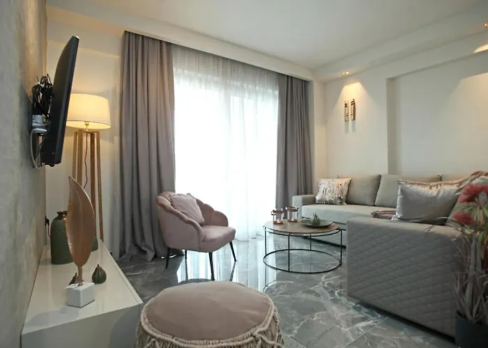 Athinais Luxury