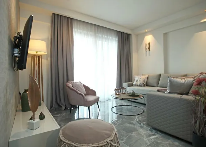 Athinais Luxury ハニオティス