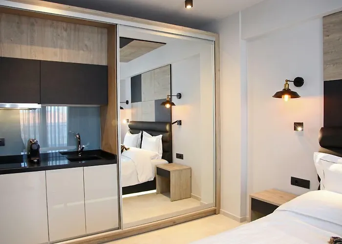 Athinais Luxury ホテル