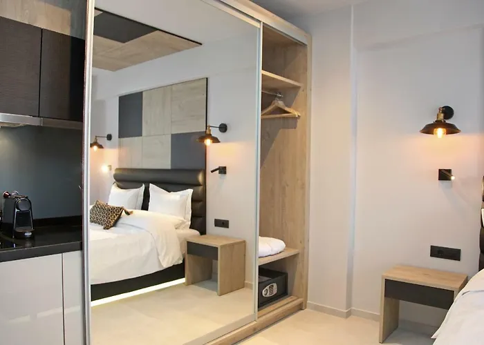 Athinais Luxury ハニオティス