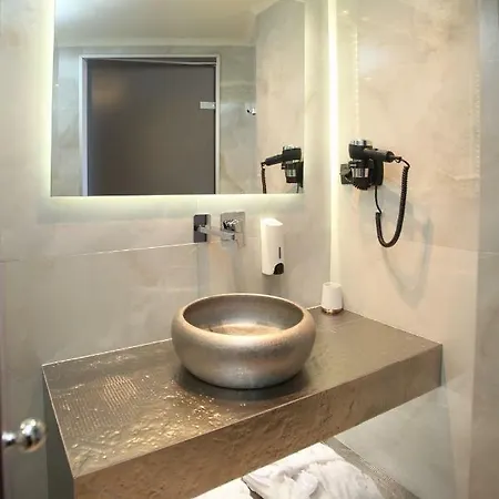 Отель Athinais Luxury