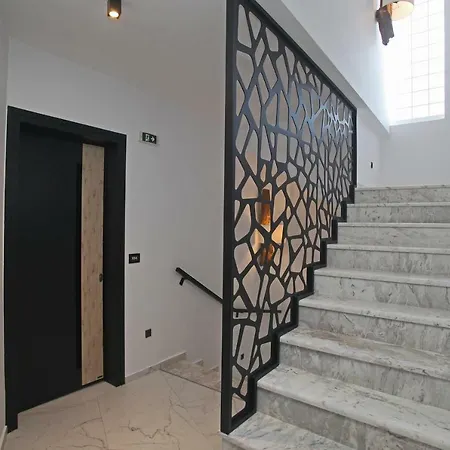 Athinais Luxury Hotel
