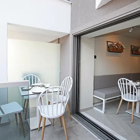 Athinais Luxury Отель Ханиоти