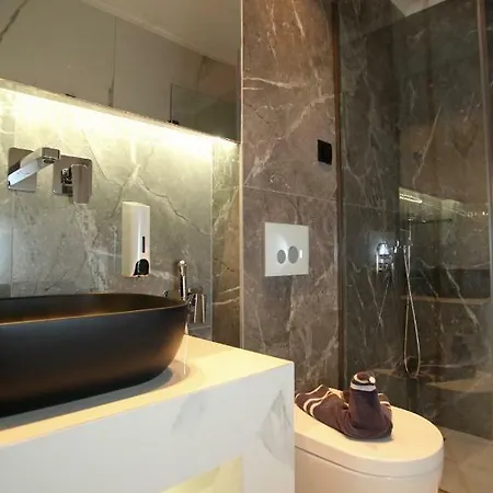 Отель Athinais Luxury *