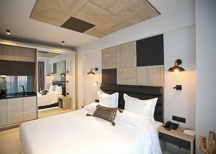 Athinais Luxury Hotel *