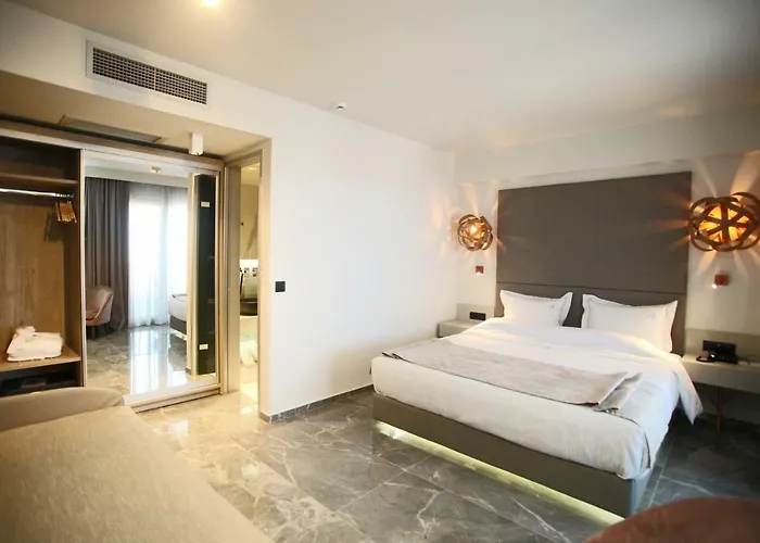 Athinais Luxury Hotel