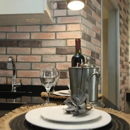 Athinais Luxury Χανιώτη