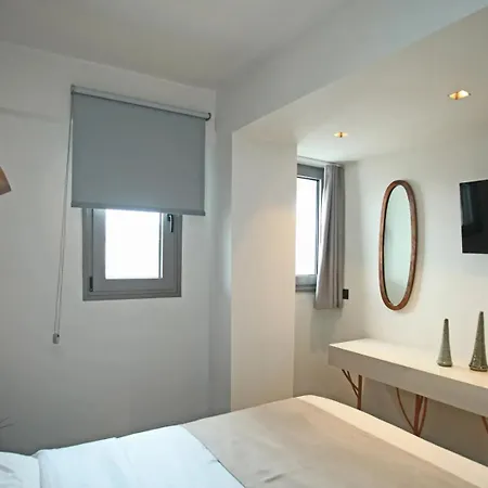 Athinais Luxury Χανιώτη