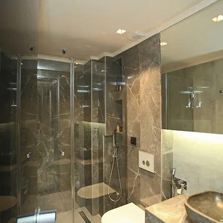 Athinais Luxury Χανιώτη