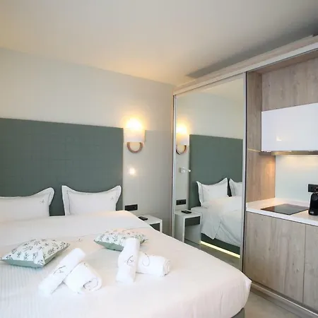 Athinais Luxury Ξενοδοχείο Χανιώτη