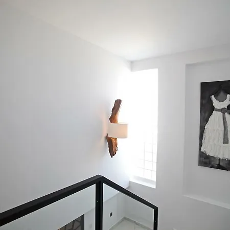 Athinais Luxury Χανιώτη