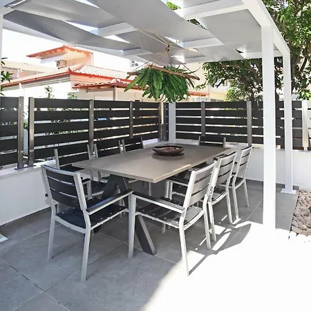 Athinais Luxury Ξενοδοχείο Χανιώτη