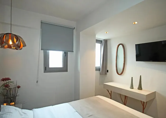 Athinais Luxury חניוטי