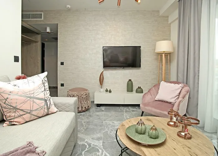 Athinais Luxury *